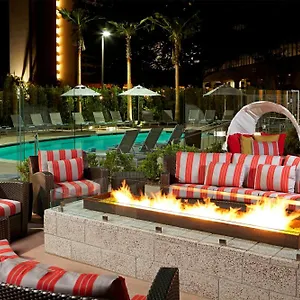 By Marriott Angeles Lax/century Boulevard מלון